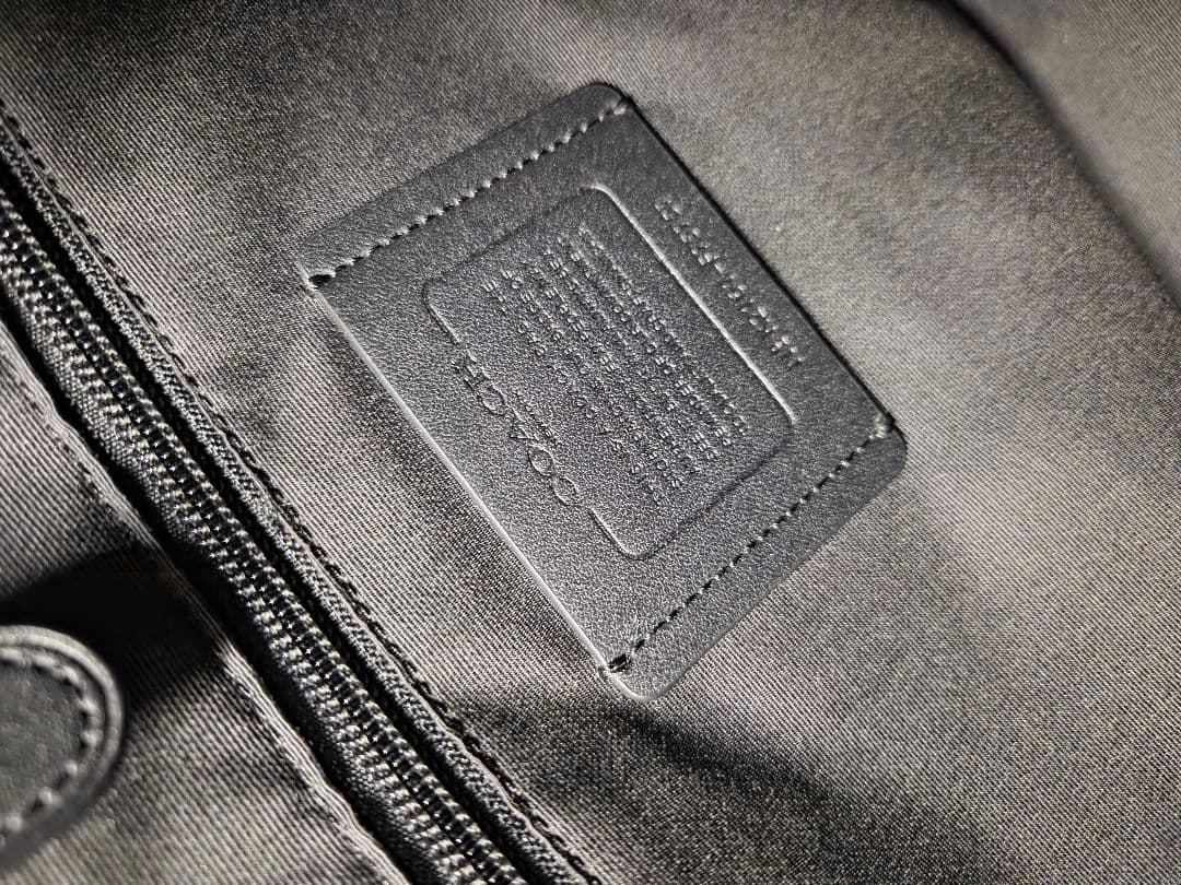 リ*マ様 COACH 　コーチビジネスバッグ　ショルダーストラップ付き　ブラック