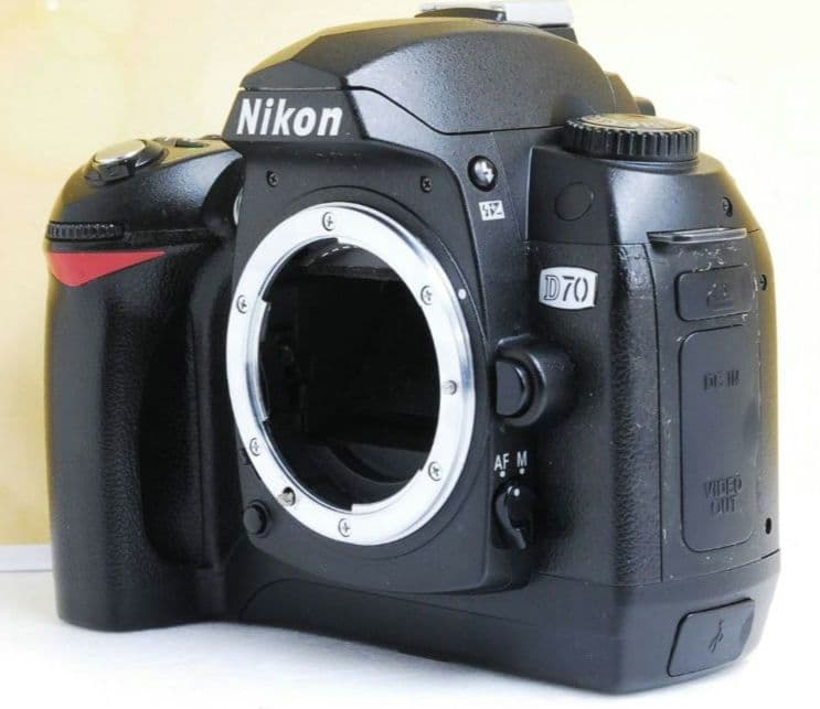 scoco様　NIKON　D70　超望遠⚡️初心者⚡️ダブルレンズ⚡️一眼レフ