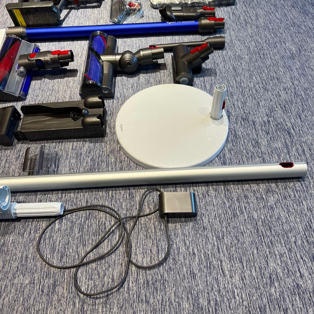 【ジャンク品】Dyson v11absolute 本体 アタッチメント 充電器付
