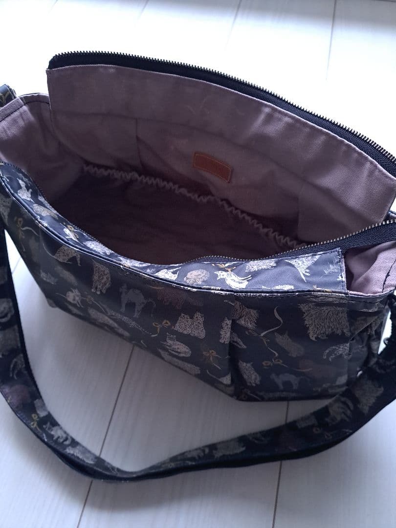 TopTop様　リバティ　コー・アンド・エイト)すみ黒地　横長ショルダー