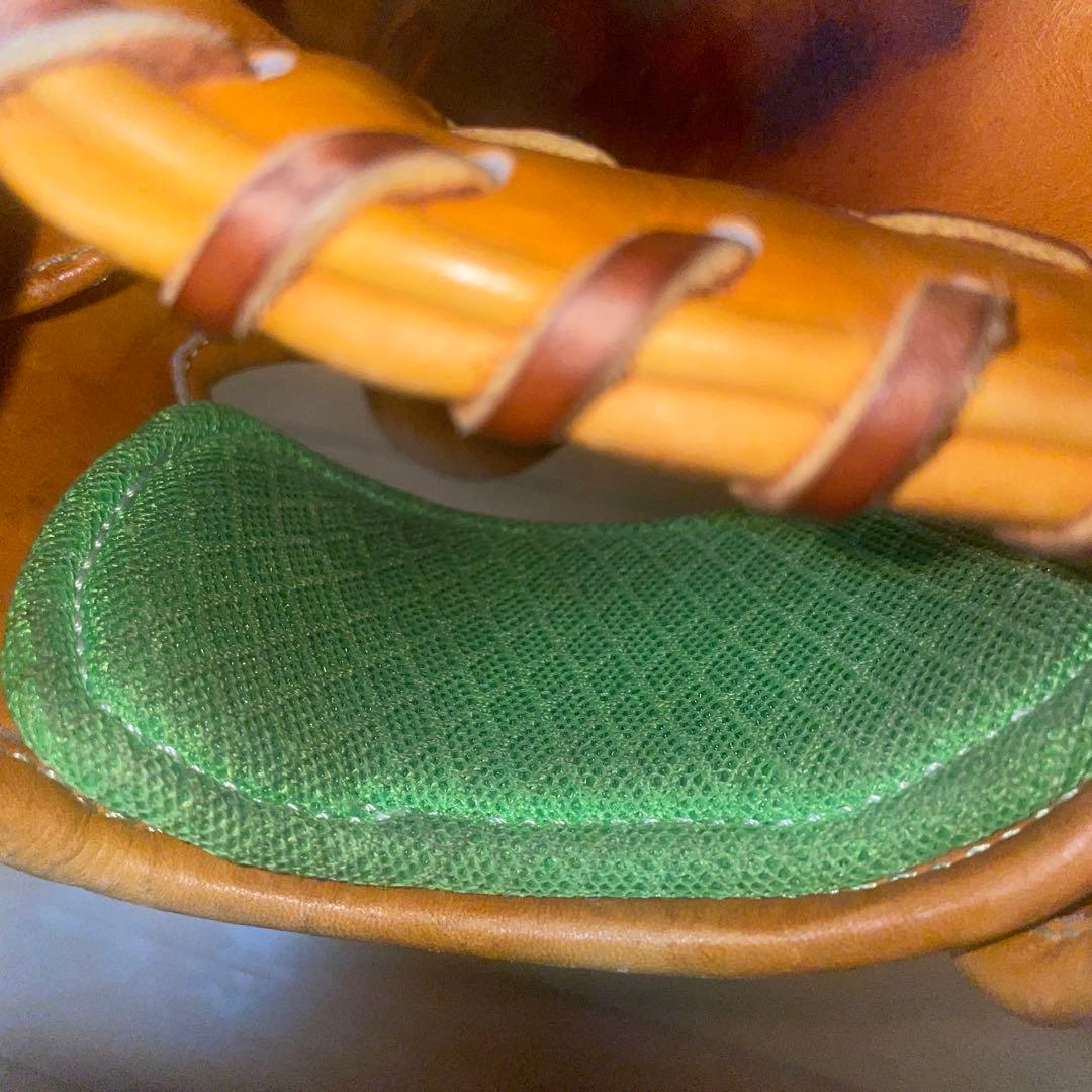 硬式グローブ　投手用　アクセフベルガード