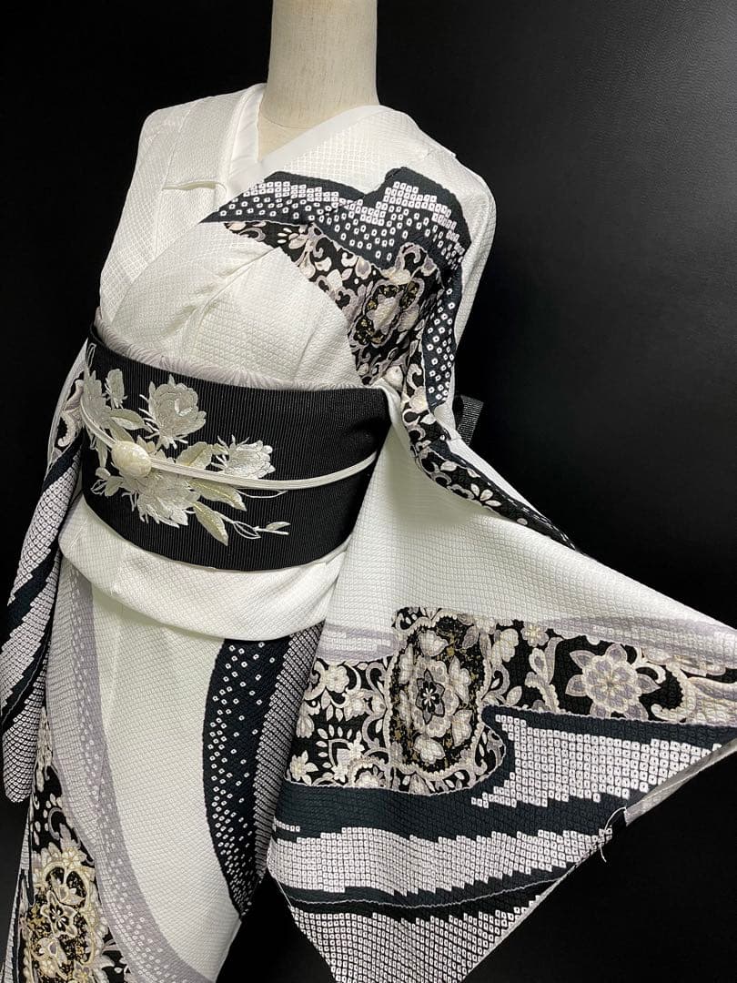 特選金彩訪問着【エキゾチック更紗唐花◆白×黒】疋田文様浮かぶ紋意匠地