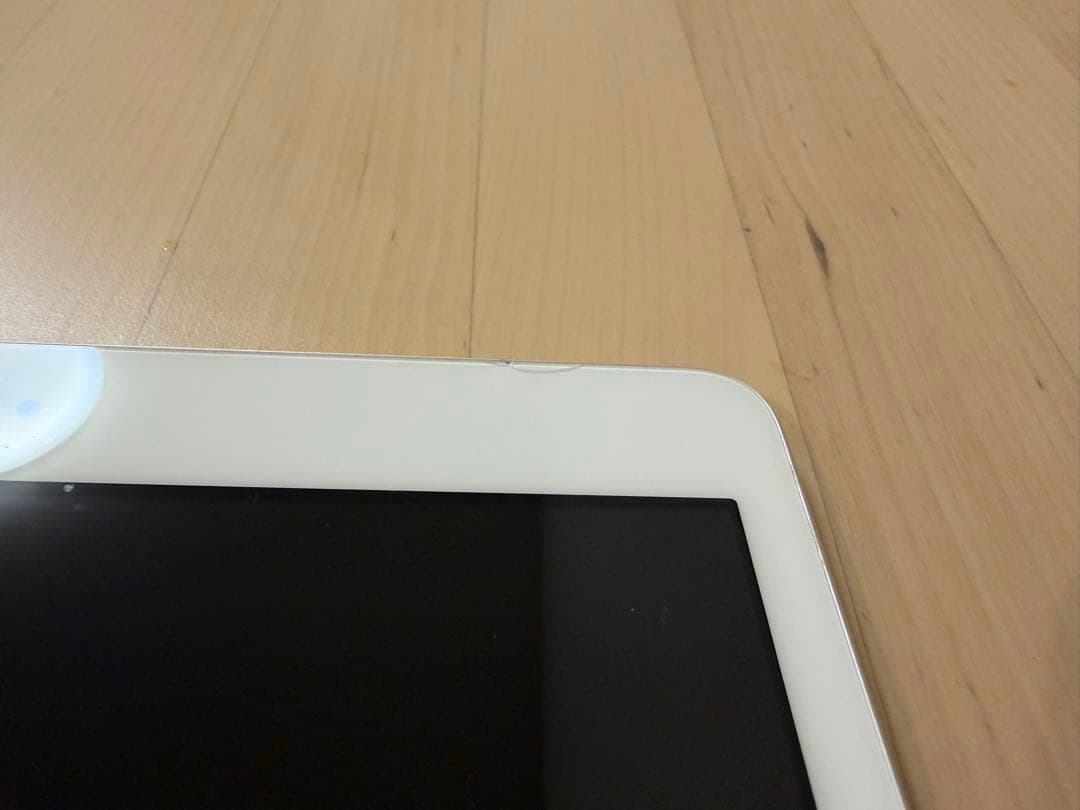 Apple iPad シルバー 本体　第8世代　32GB