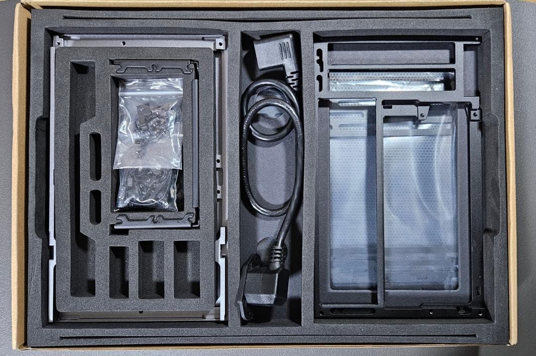 希少 Formd T1 Reference Titanium itx pcケース