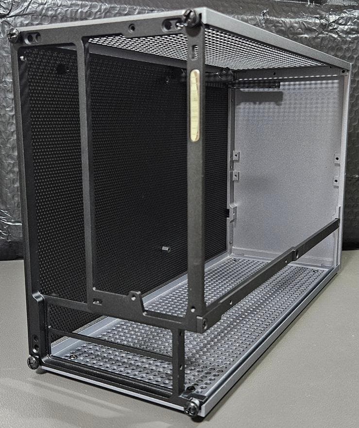 希少 Formd T1 Reference Titanium itx pcケース