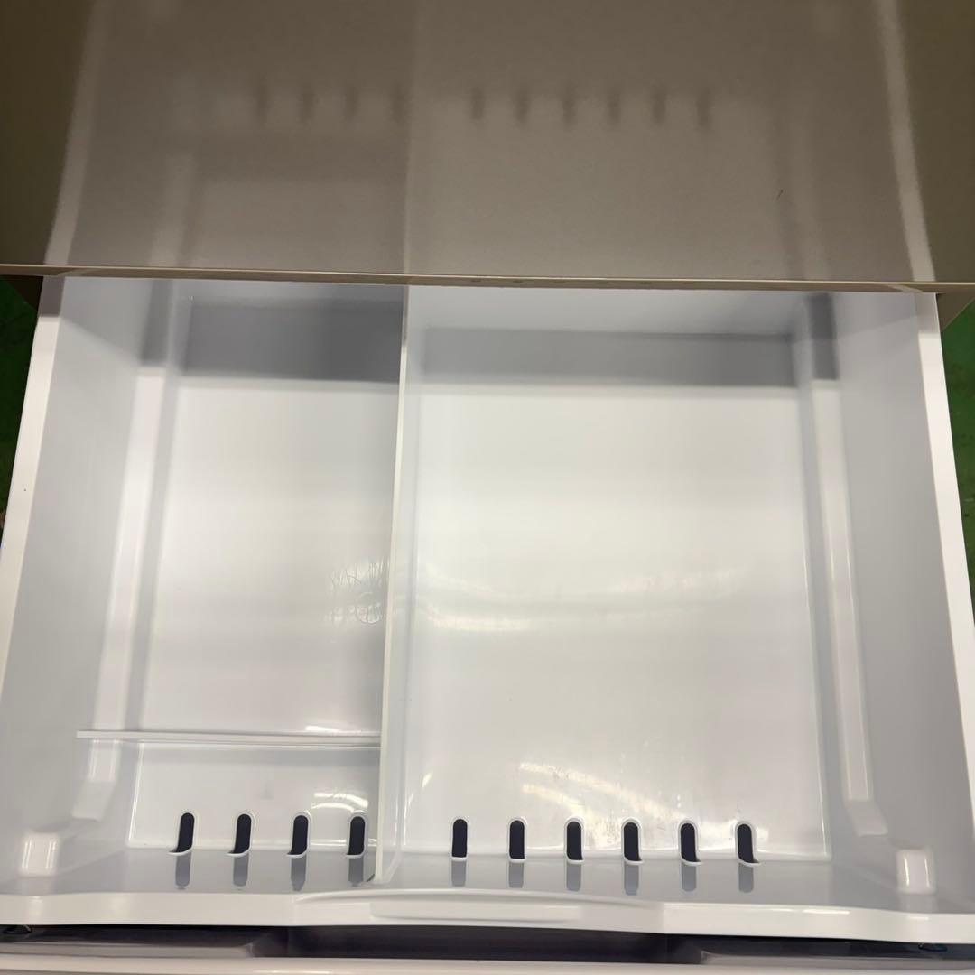 718 大型冷蔵庫　300L強 極美品　真空チルド　自動製氷機　一人暮らしにも！