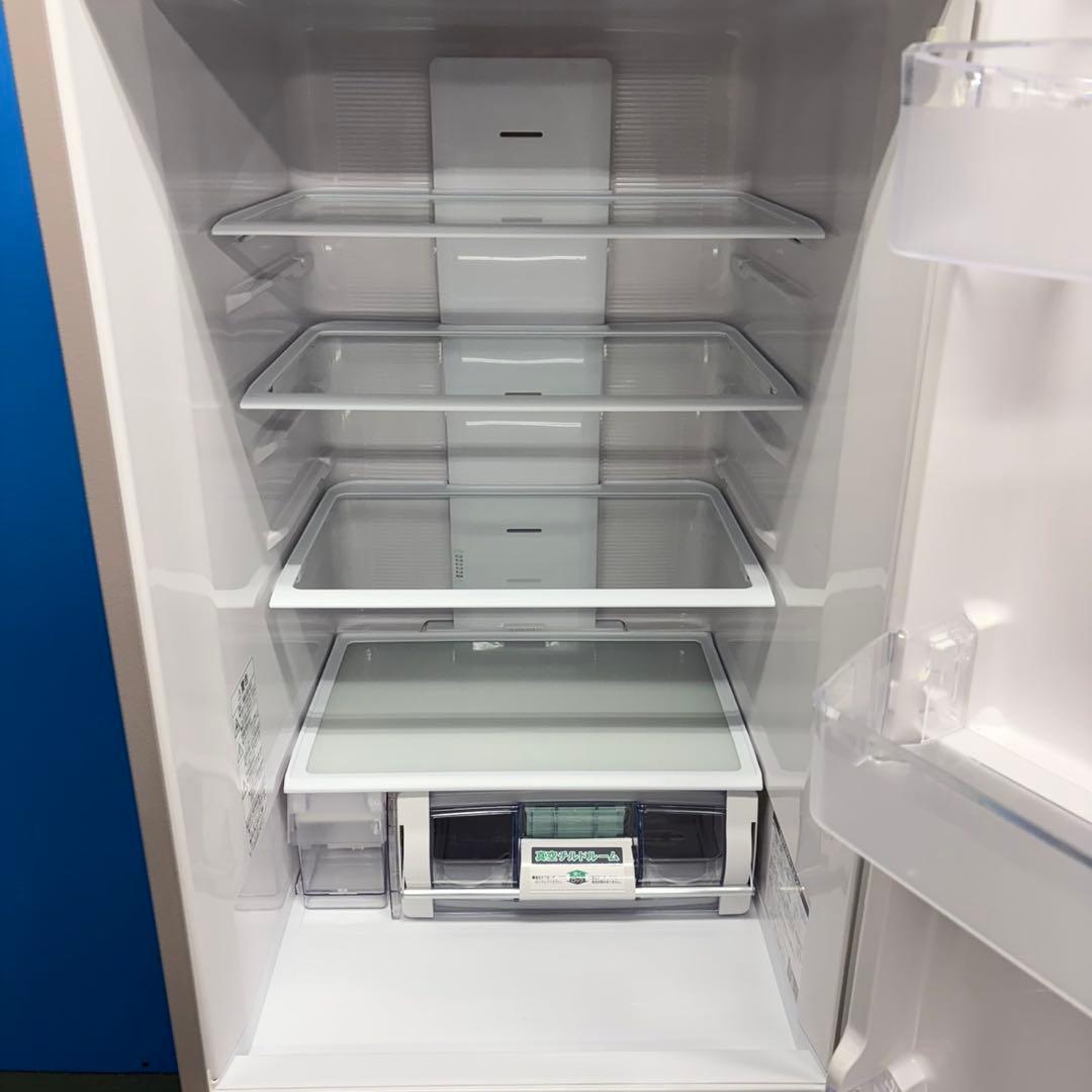 718 大型冷蔵庫　300L強 極美品　真空チルド　自動製氷機　一人暮らしにも！