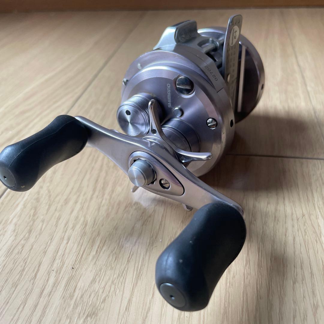 希少美品　シマノ　カルカッタコンクエストDC 51