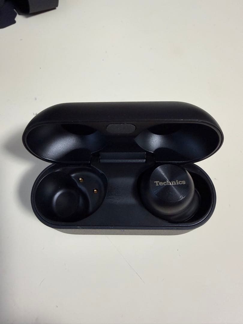 Technics AZ100 ワイヤレスイヤホン　ケース　右耳