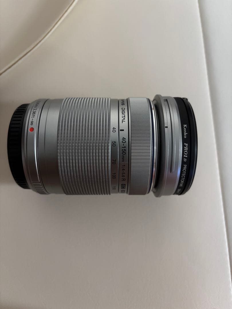 OLYMPUS PEN E-PL8 ミラーレス　本体と付属品