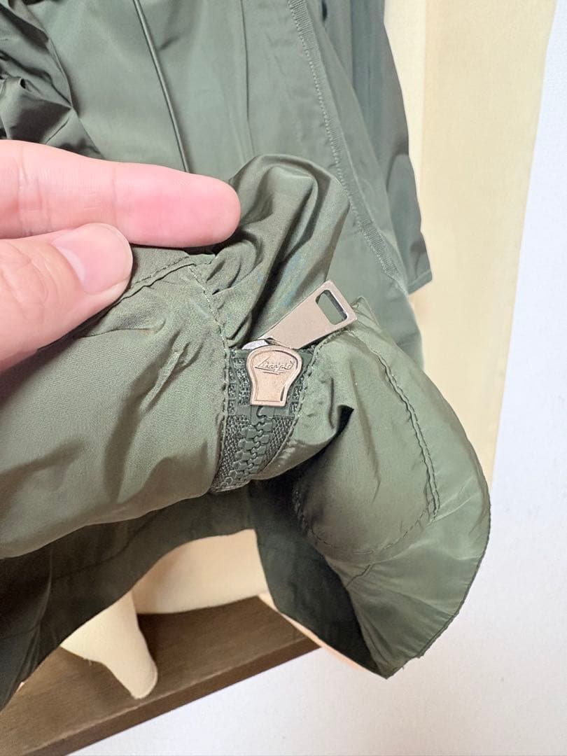 t*o様 美品　モンクレール　ナイロン　スプリングコート　フリル　OUTREME