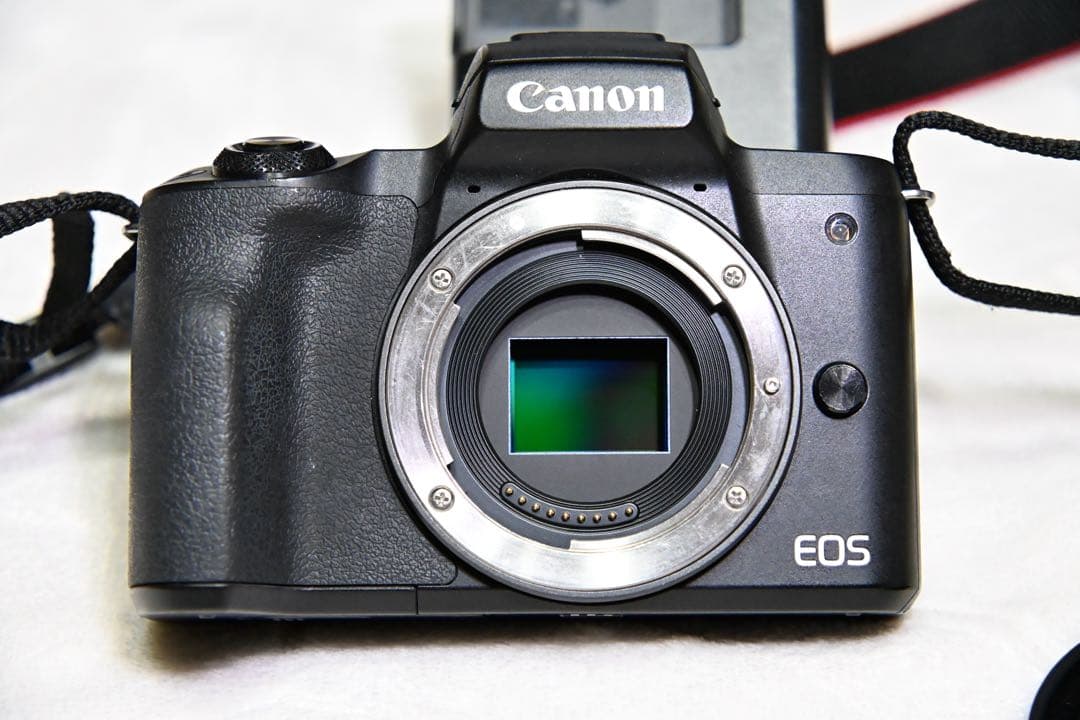 Canon EOS kissM ミラーレスカメラ ダブルズームキット
