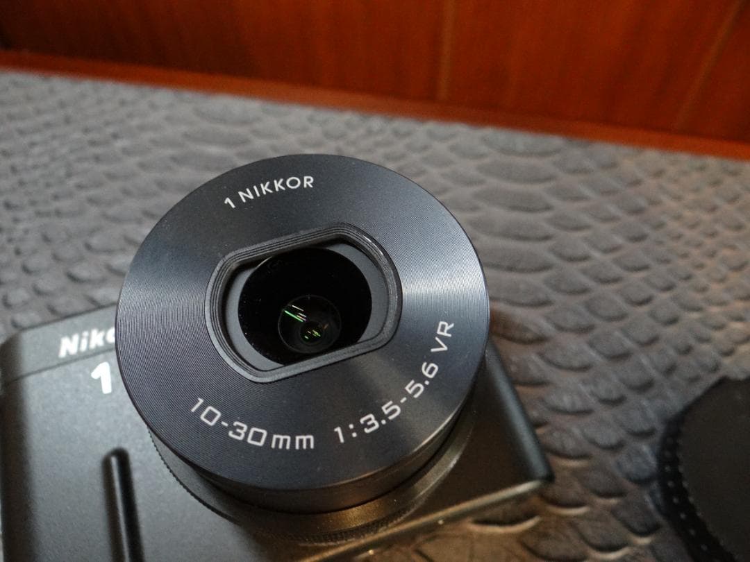 ニコンNikon1 V1 ブラックボディ パワーズームレンズ ショット数4313