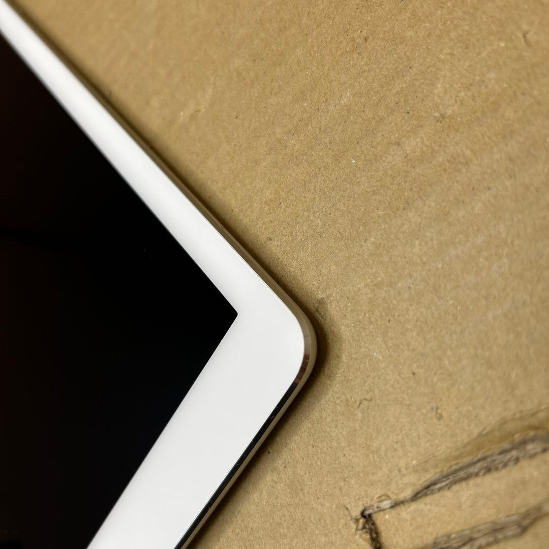 Apple iPad Air 2 Wi-Fi +セルラー　128GB シルバー