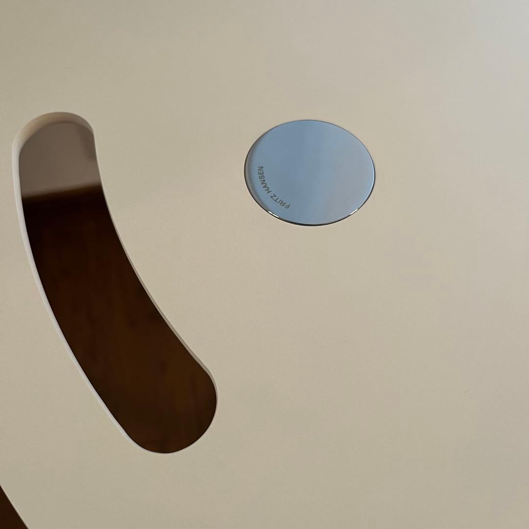 新品 Fritz Hansen フリッツハンセン リトルフレンド白サイドテーブル