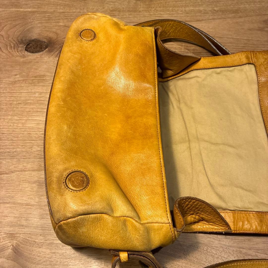 土屋鞄　ガジェットツールボックス