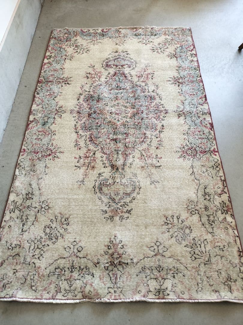 ベージュベース　ブルーグレーのヴィンテージトルコラグ　雅姫さん　No.677