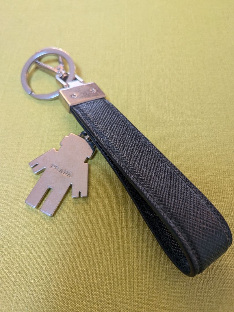 PRADA ロボット型レザーキーホルダー