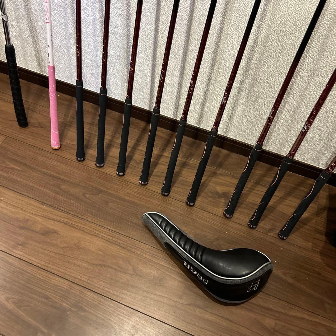 マックテッレディースL 11本　右利き　可愛いキャディバッグ 付き　ゴルフセット