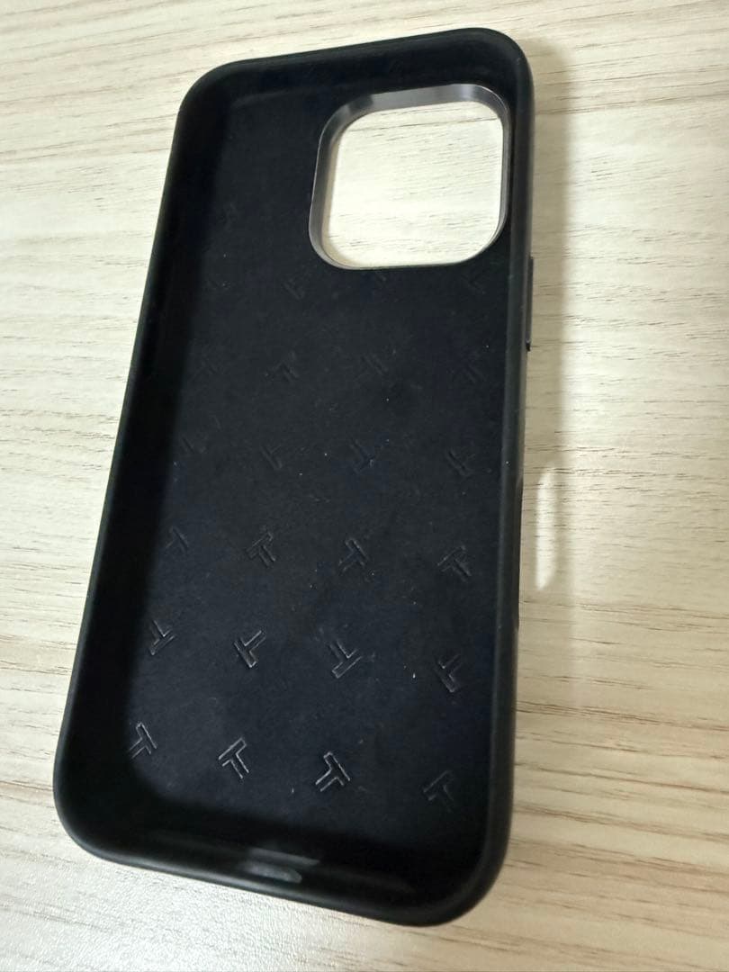 TUMI iPhone 16Pro用 ブラックケース