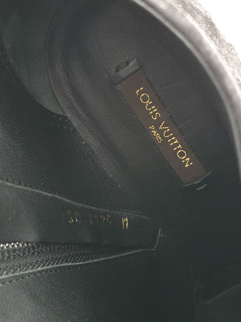 LOUIS VUITTONスエードショートブーツ