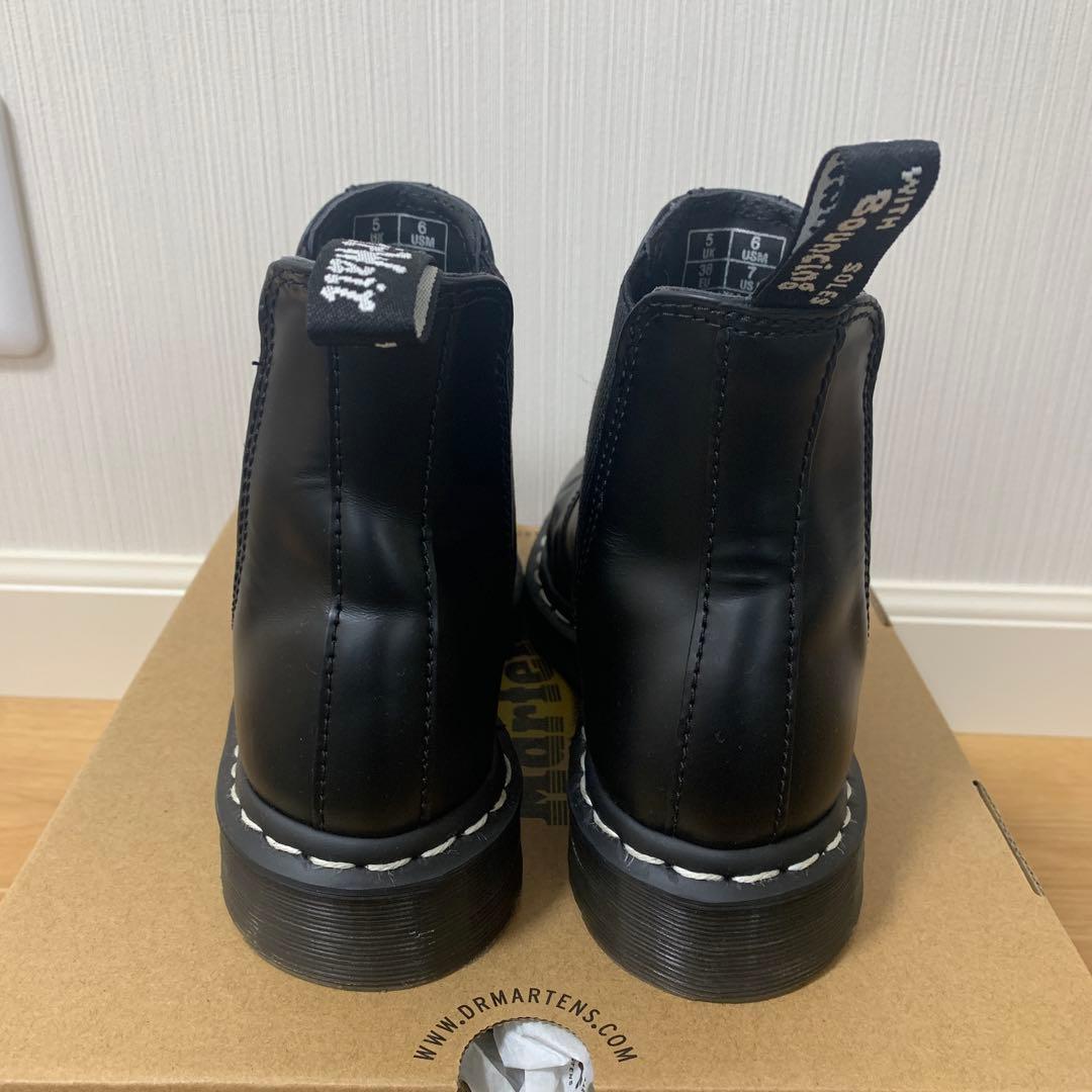 Dr. Martens ブラック チェルシーブーツ