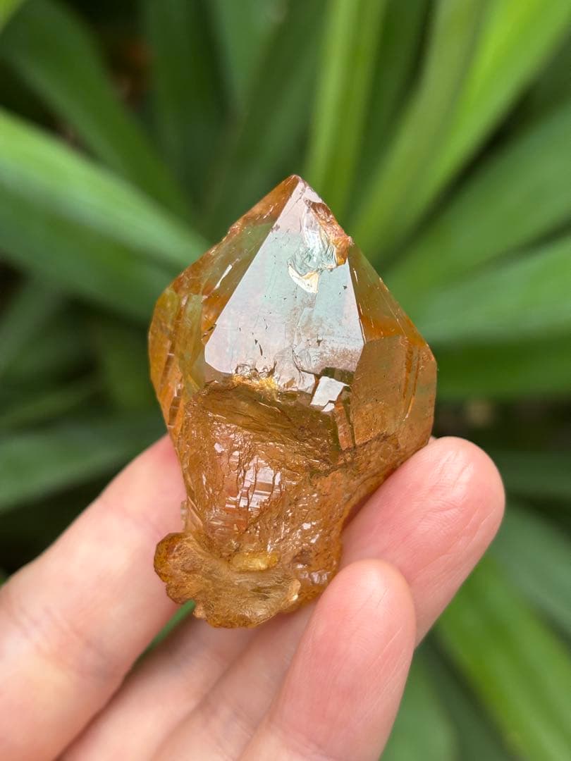 ネパール　ガネーシュヒマール　水晶ポイント　70g ゴールデンヒーラー　天然石