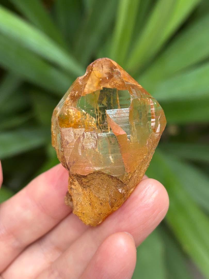 ネパール　ガネーシュヒマール　水晶ポイント　70g ゴールデンヒーラー　天然石