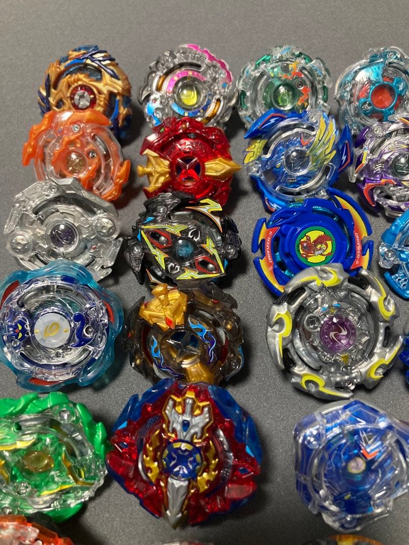 A*a様 ベイブレードバースト まとめ売り 約50個 引退品 ランチャー多数