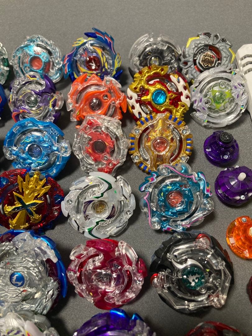 A*a様 ベイブレードバースト まとめ売り 約50個 引退品 ランチャー多数