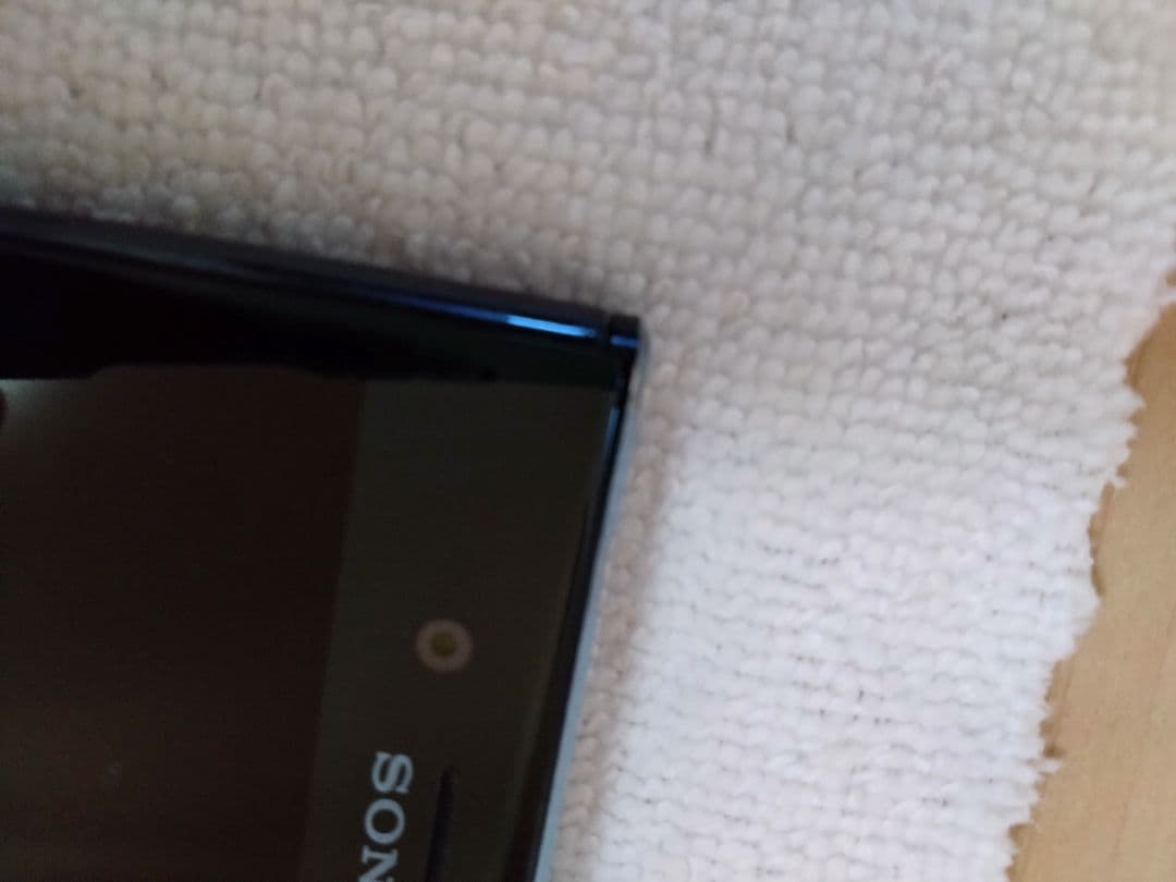 Xperia XZ Premium SO-04J　本体 　ブラック