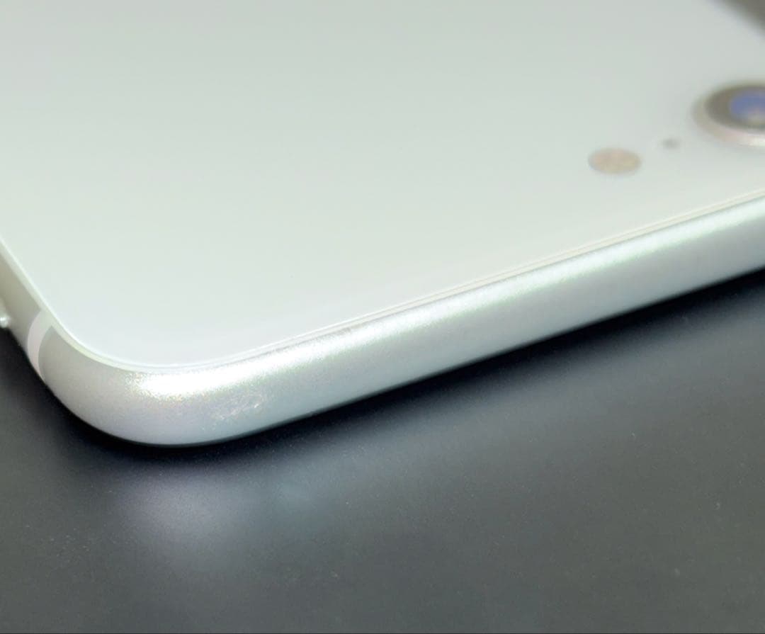 【新着】Apple iPhoneSE2 64GB 本体