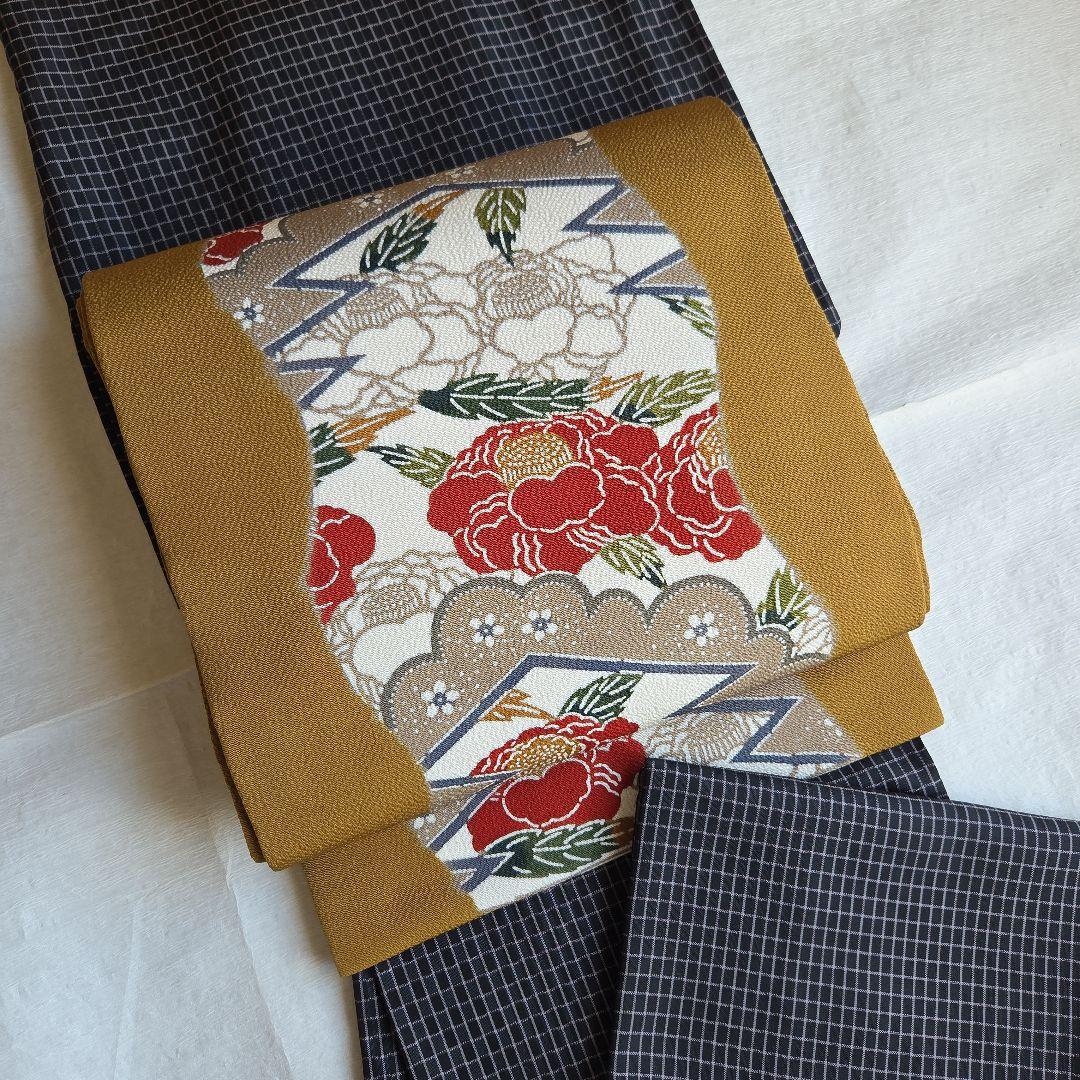 松皮菱と椿柄　栗山吉三郎　和染紅型名古屋帯