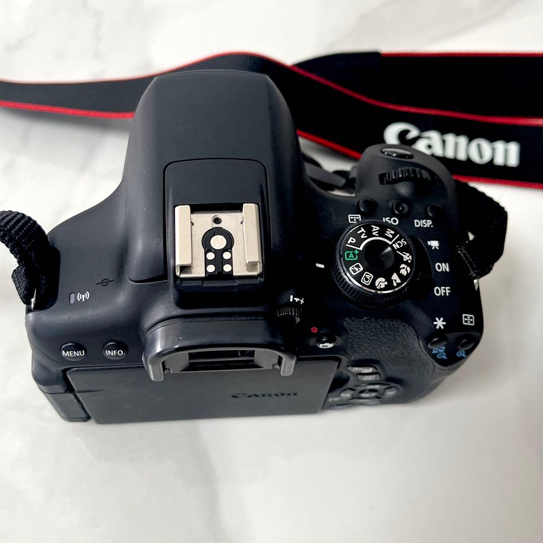 Canon EOS Kiss X8i ダブルズームキット 動作確認済 付属品多数
