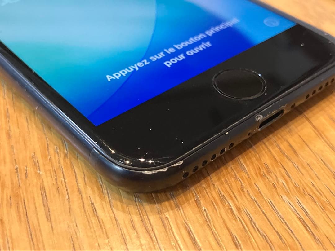 iPhone SE (第3世代) ブラック 64GB 本体