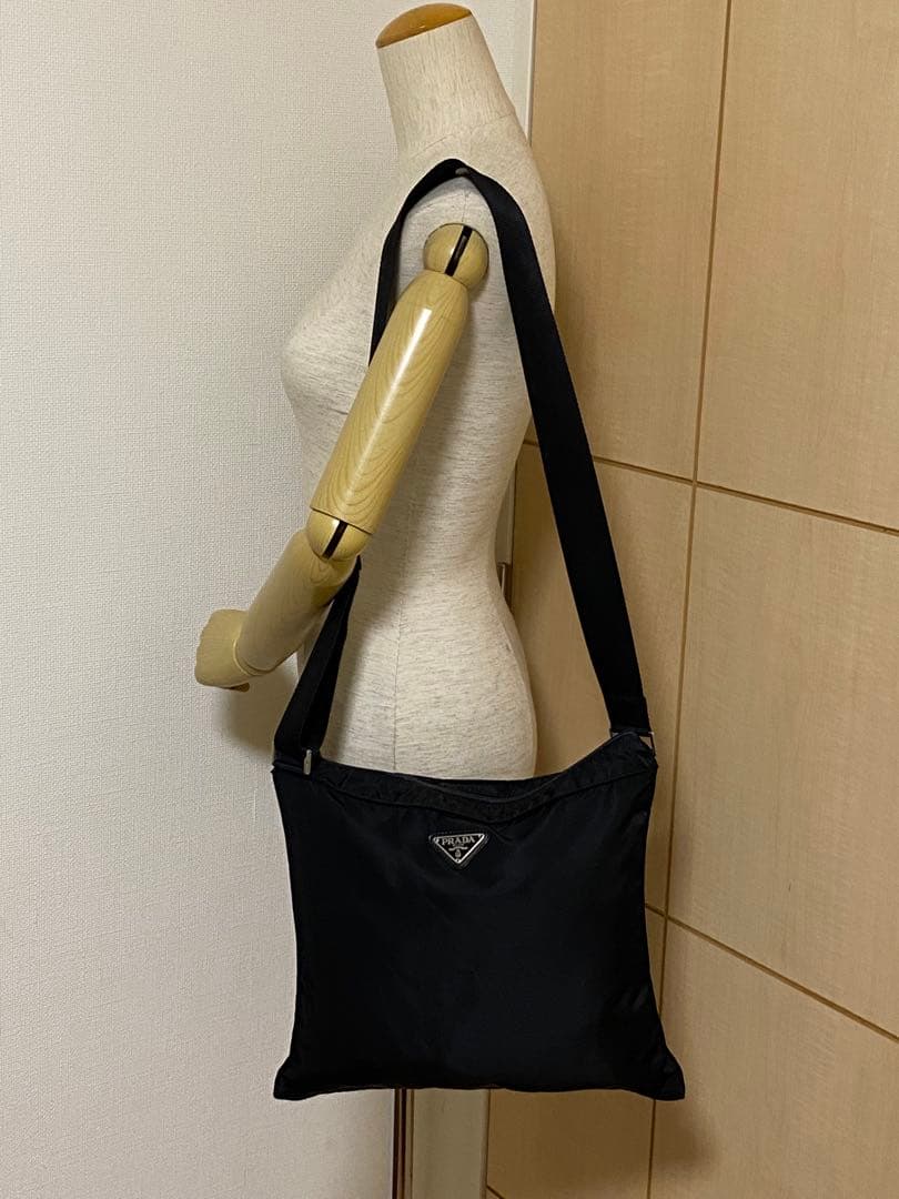 mimo@プロフ必読♡PRADA プラダテスート　ショルダーバッグブラック