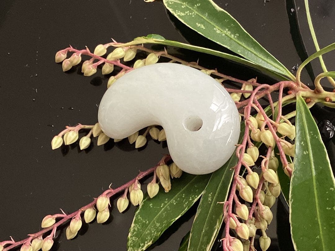 ✳正規専門店70万円以上の最上位レベル　糸魚川氷翡翠勾玉　最高峰の逸品*鑑別書付