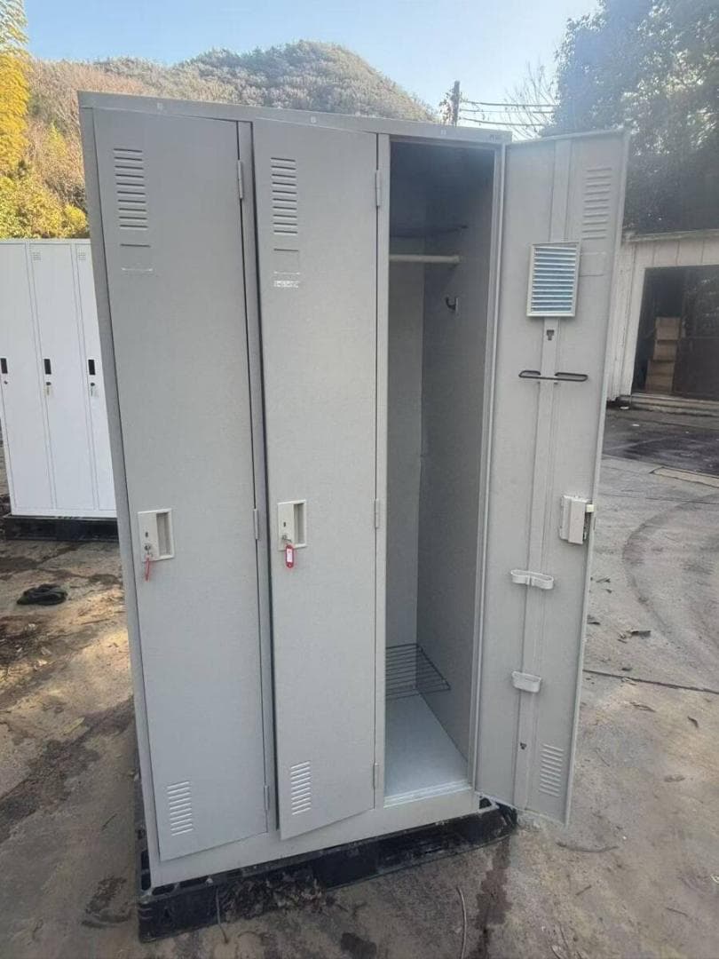 業務用　従業員用ロッカー ホワイト 6人用 鍵付き