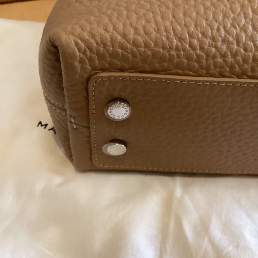 IACUCCI ベージュ レザー ハンドバッグ　ご検討商品