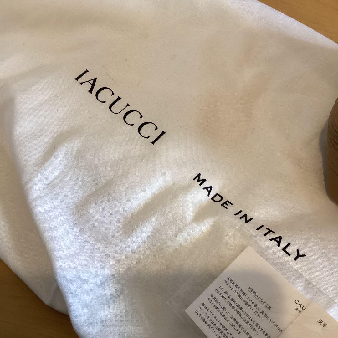 IACUCCI ベージュ レザー ハンドバッグ　ご検討商品