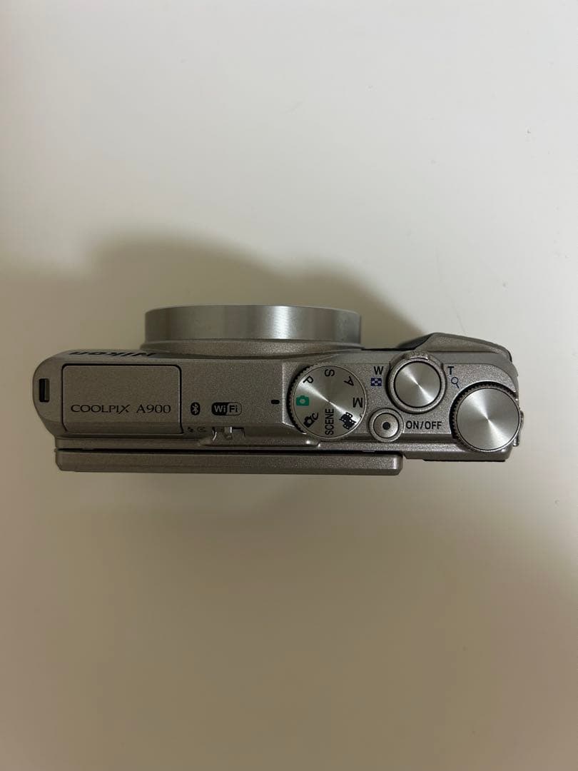 Nikon COOLPIX A900 シルバー　デジタルカメラ
