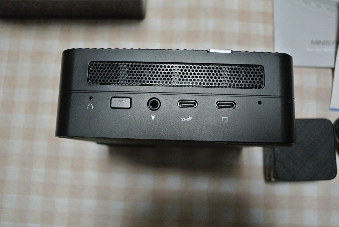 ミニPC Minisforum UM560 RYZEN5 5625U/8G/256GB