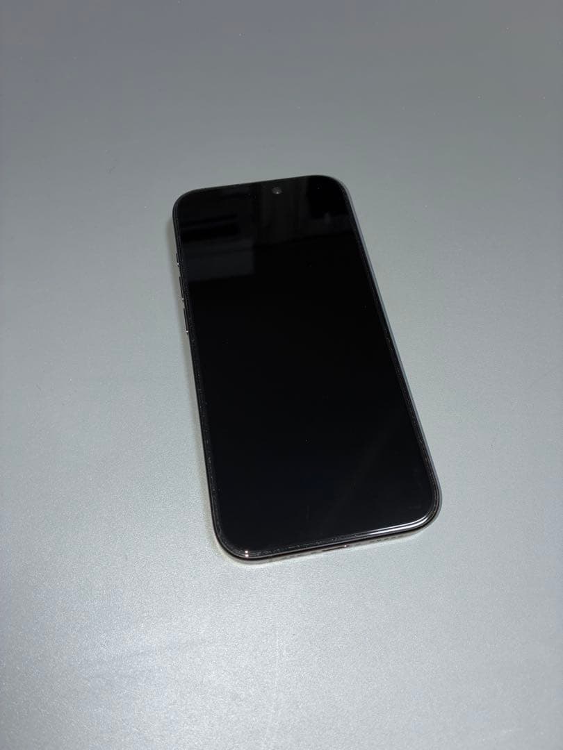 Apple iPhone 15 Pro 128GB ブラックチタニウム 本体