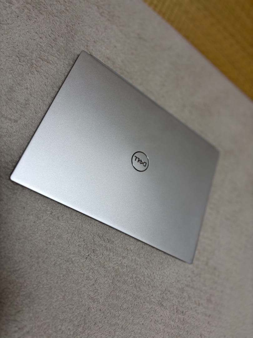ノートパソコン　Dell Inspiron 13 5330
