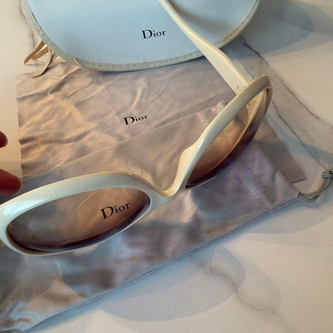 Dior ホワイトサングラス ケース付き