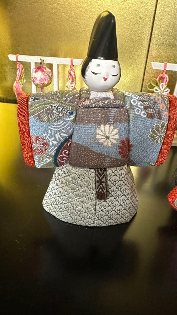 Usa 　お雛様、木目込人形、台付