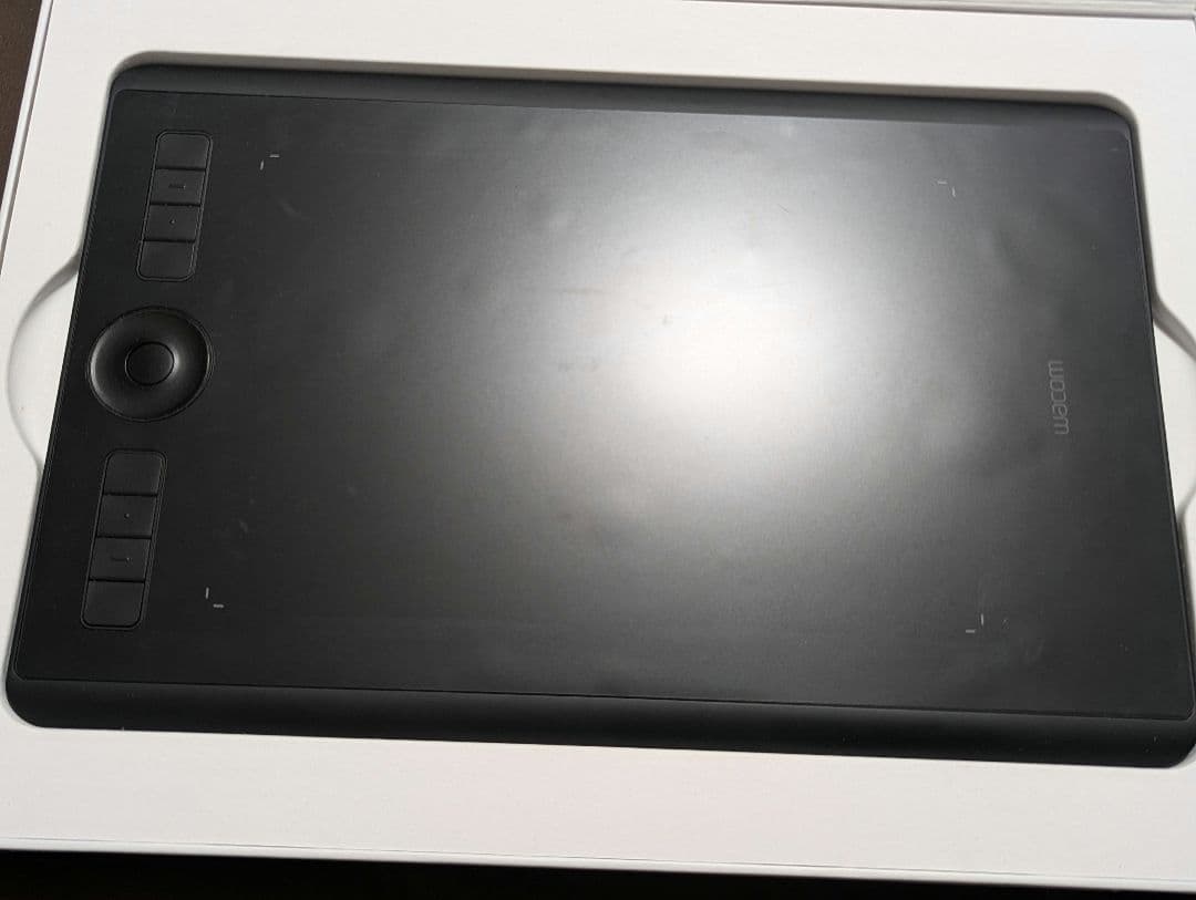 液タブ・ペンタブ Wacom Intuos Pro Paper Edition PTH-660