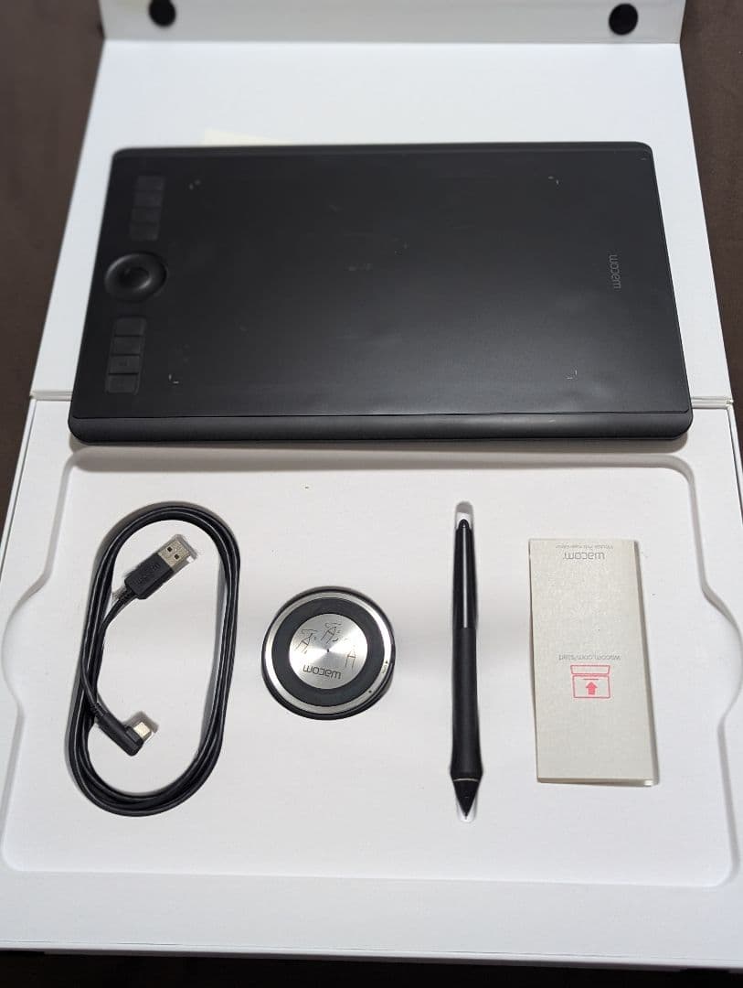 液タブ・ペンタブ Wacom Intuos Pro Paper Edition PTH-660