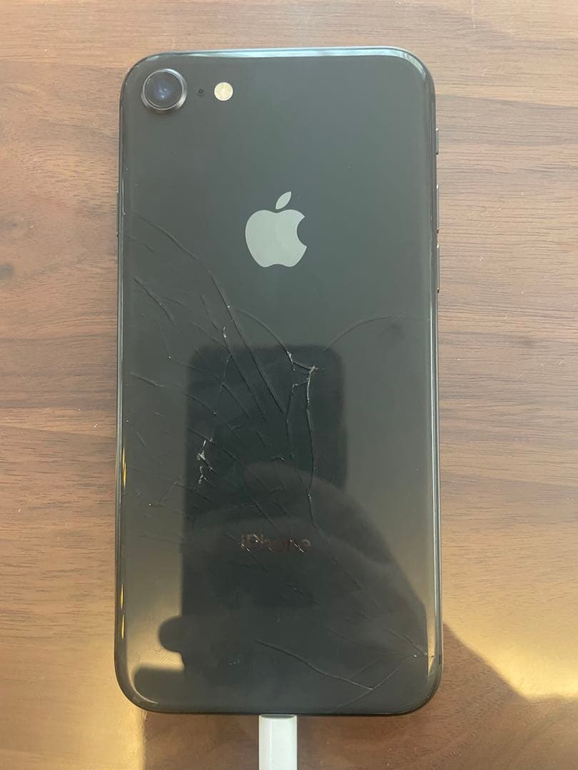 Apple iPhone 8 スペースグレー　SIMロック解除済