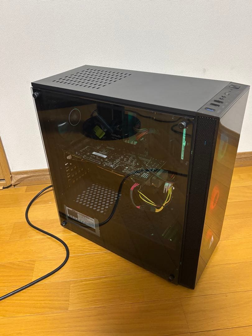 まあまあ光る！簡易水冷もついた自作ライトゲーミングPCです！